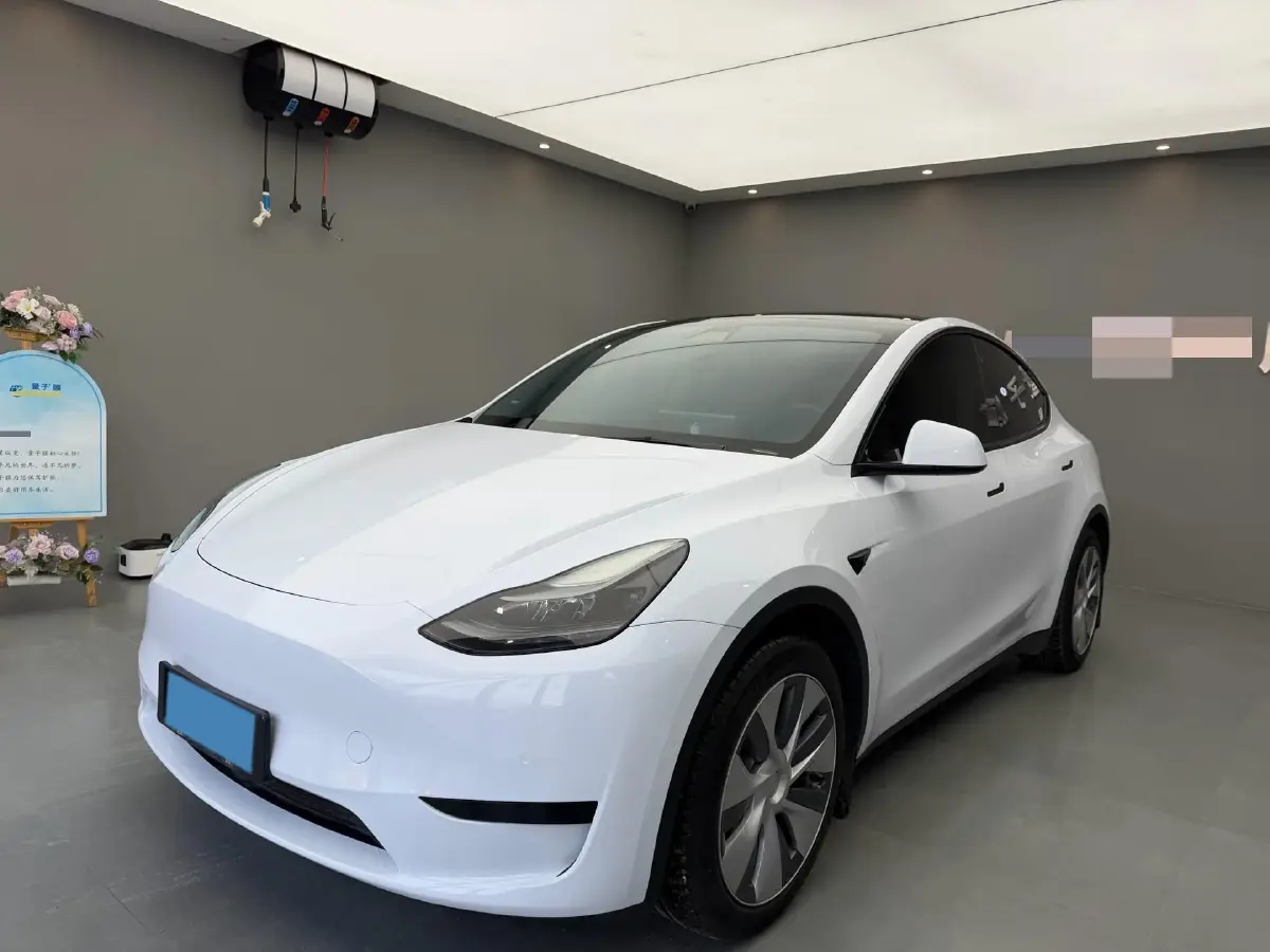 2022 Tesla Model Y BEV 60KWH