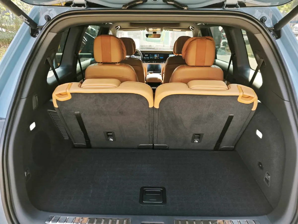 2021 Li ONE Range Extended 131HP REEV 40.5KWH,autocango,china used car exporter,china ev exporter,chinese used car exporter,chinese used ev exporter