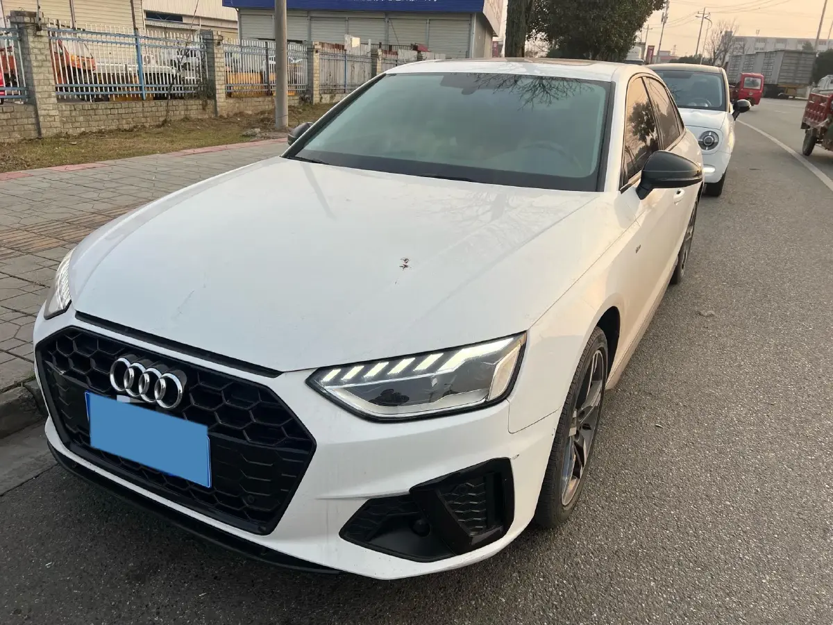 2022 Audi A4L 2.0T 190HP L4 7DCT