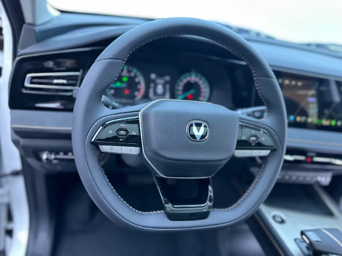 2024 ChangAn X7 PLUS 1.5T 188HP L4 7DCT,autocango,china used car exporter,china ev exporter,chinese used car exporter,chinese used ev exporter