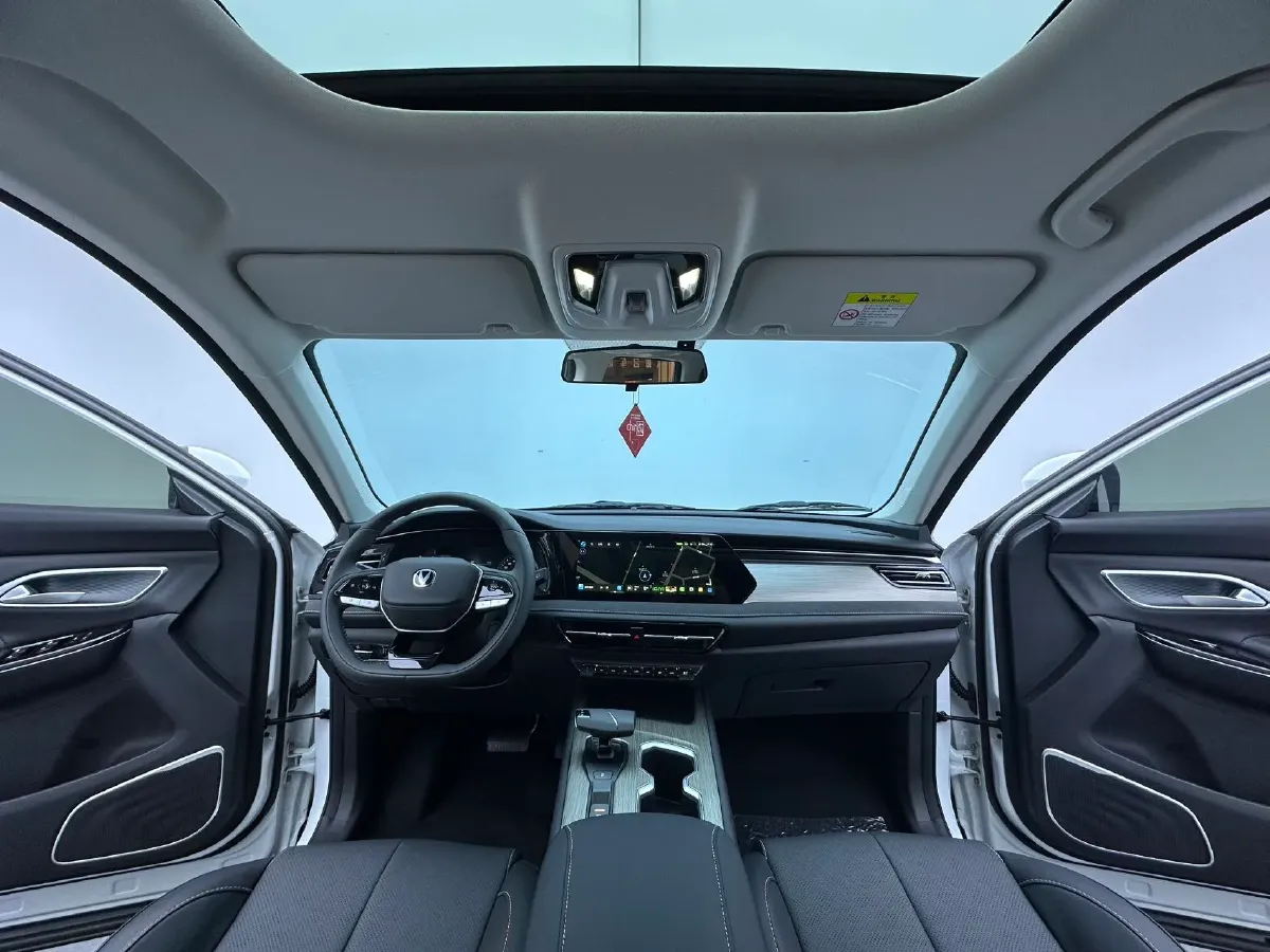 2024 ChangAn X7 PLUS 1.5T 188HP L4 7DCT,autocango,china used car exporter,china ev exporter,chinese used car exporter,chinese used ev exporter