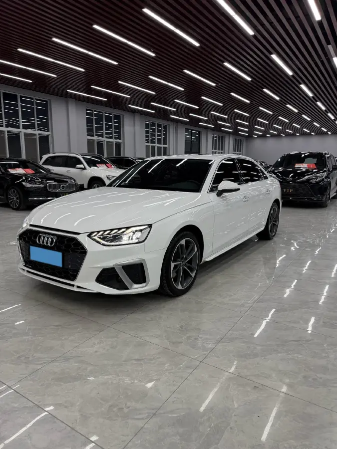 2023 Audi A4L 2.0T 190HP L4 7DCT