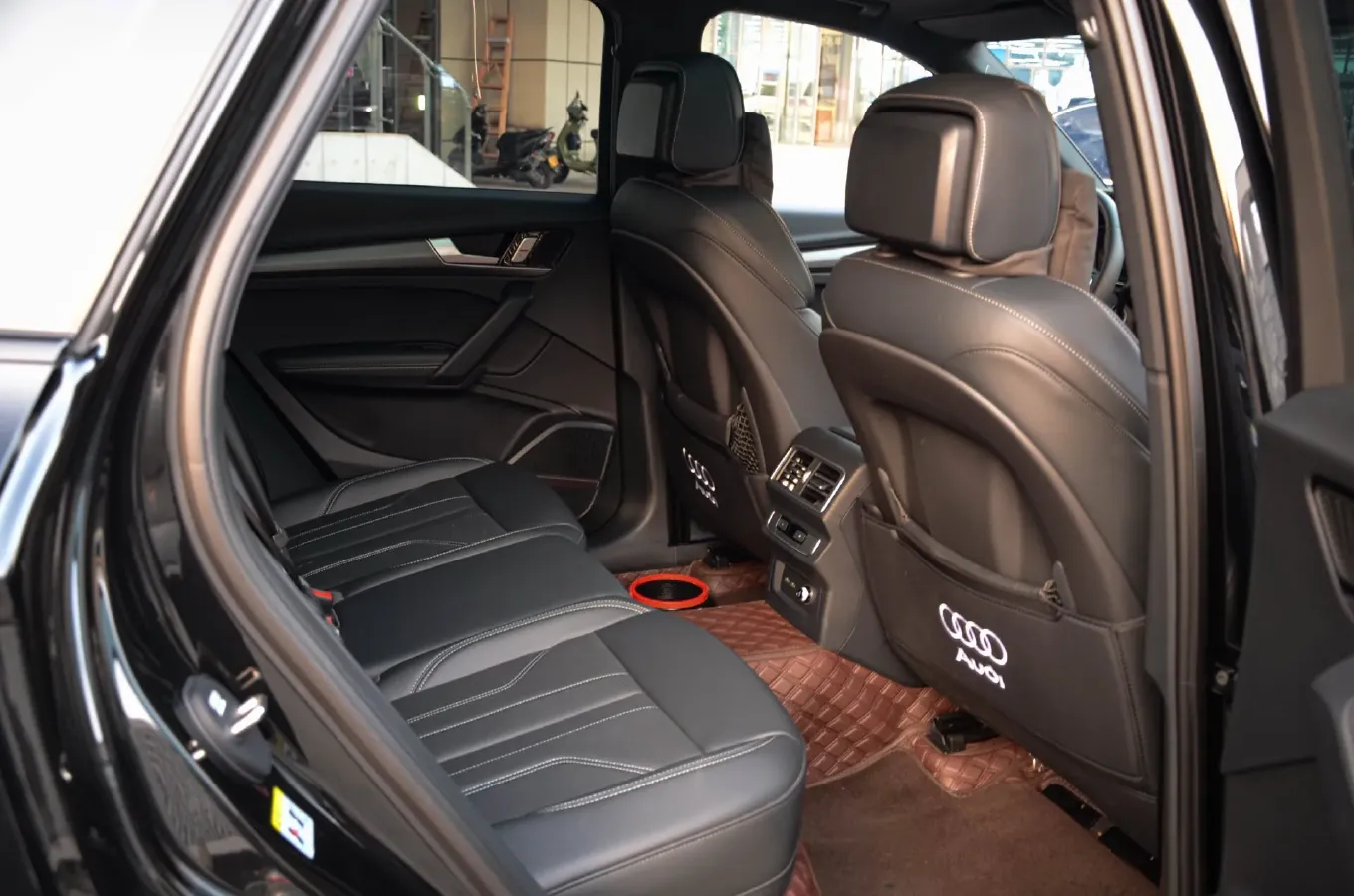 2025 Audi Q5L 2.0T 245HP L4 7DCT,autocango,china used car exporter,china ev exporter,chinese used car exporter,chinese used ev exporter