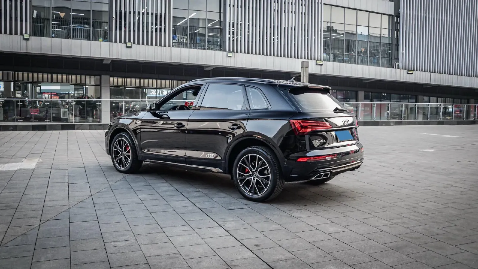 2025 Audi Q5L 2.0T 245HP L4 7DCT,autocango,china used car exporter,china ev exporter,chinese used car exporter,chinese used ev exporter