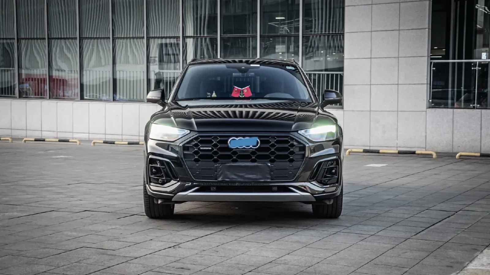 2025 Audi Q5L 2.0T 245HP L4 7DCT,autocango,china used car exporter,china ev exporter,chinese used car exporter,chinese used ev exporter