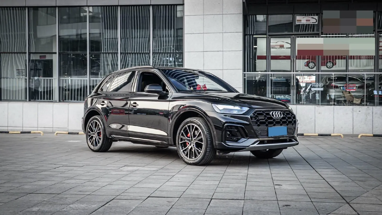 2025 Audi Q5L 2.0T 245HP L4 7DCT,autocango,china used car exporter,china ev exporter,chinese used car exporter,chinese used ev exporter