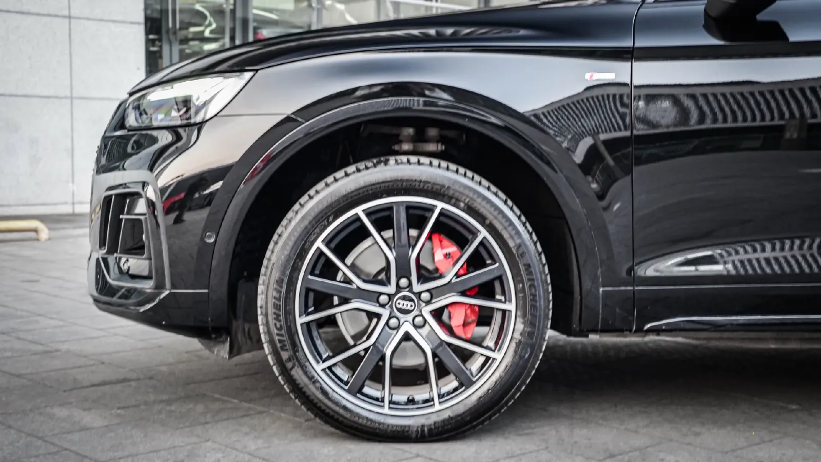 2025 Audi Q5L 2.0T 245HP L4 7DCT,autocango,china used car exporter,china ev exporter,chinese used car exporter,chinese used ev exporter