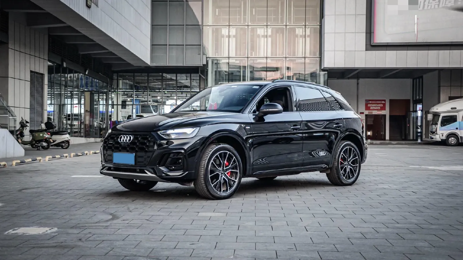 2025 Audi Q5L 2.0T 245HP L4 7DCT,autocango,china used car exporter,china ev exporter,chinese used car exporter,chinese used ev exporter