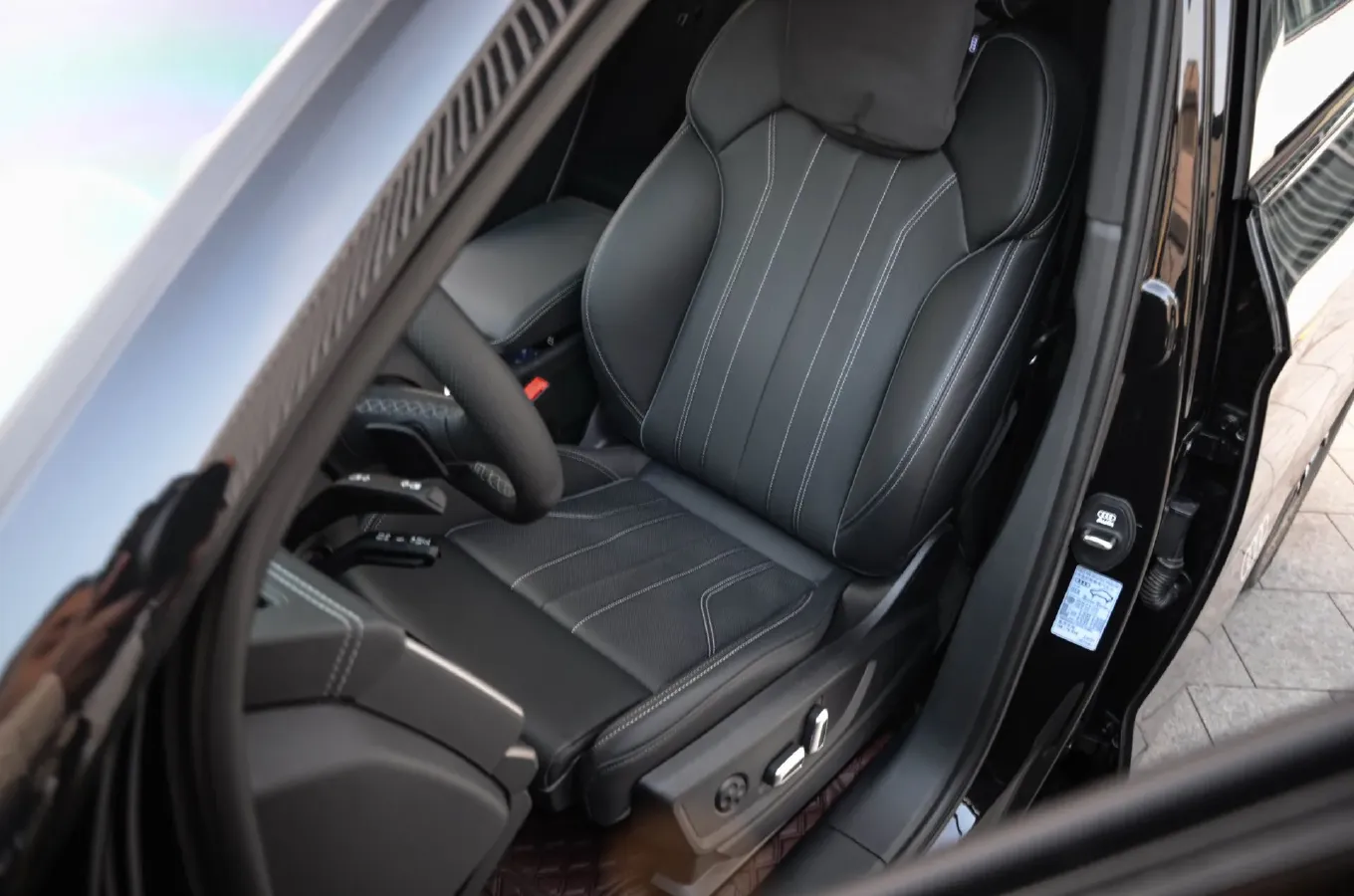 2025 Audi Q5L 2.0T 245HP L4 7DCT,autocango,china used car exporter,china ev exporter,chinese used car exporter,chinese used ev exporter