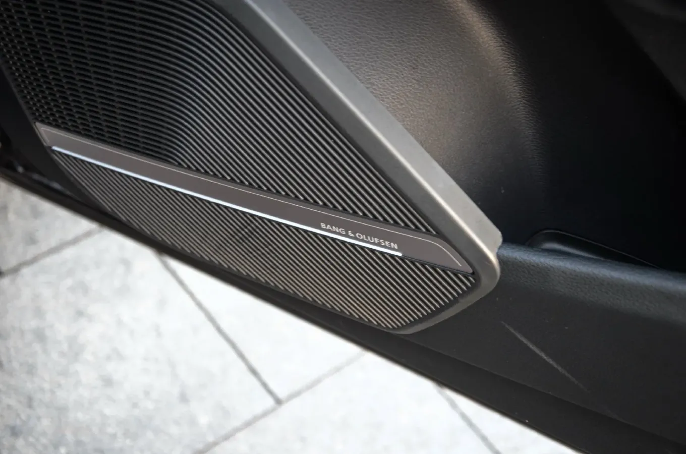 2025 Audi Q5L 2.0T 245HP L4 7DCT,autocango,china used car exporter,china ev exporter,chinese used car exporter,chinese used ev exporter