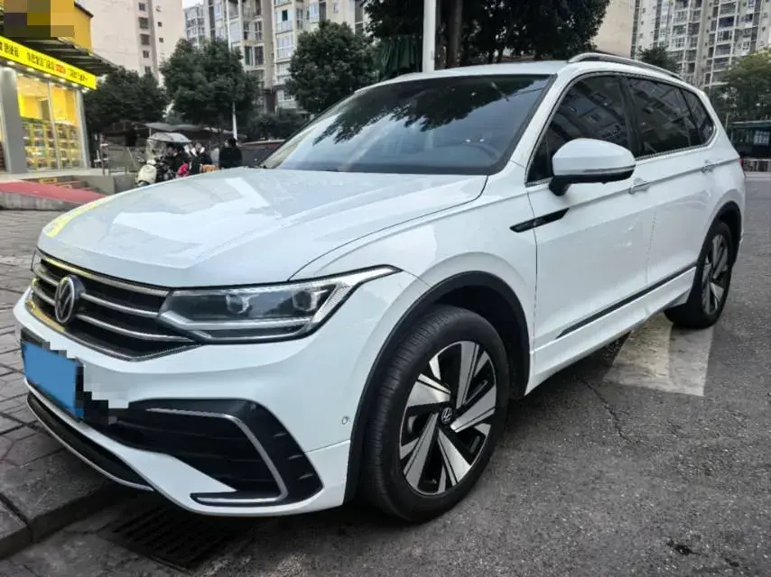 2023 Volkswagen Tiguan L 2.0T 220HP L4 7DCT