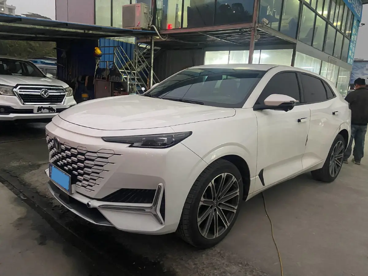 2021 ChangAn UNI-K 2.0T 233HP L4 8AT