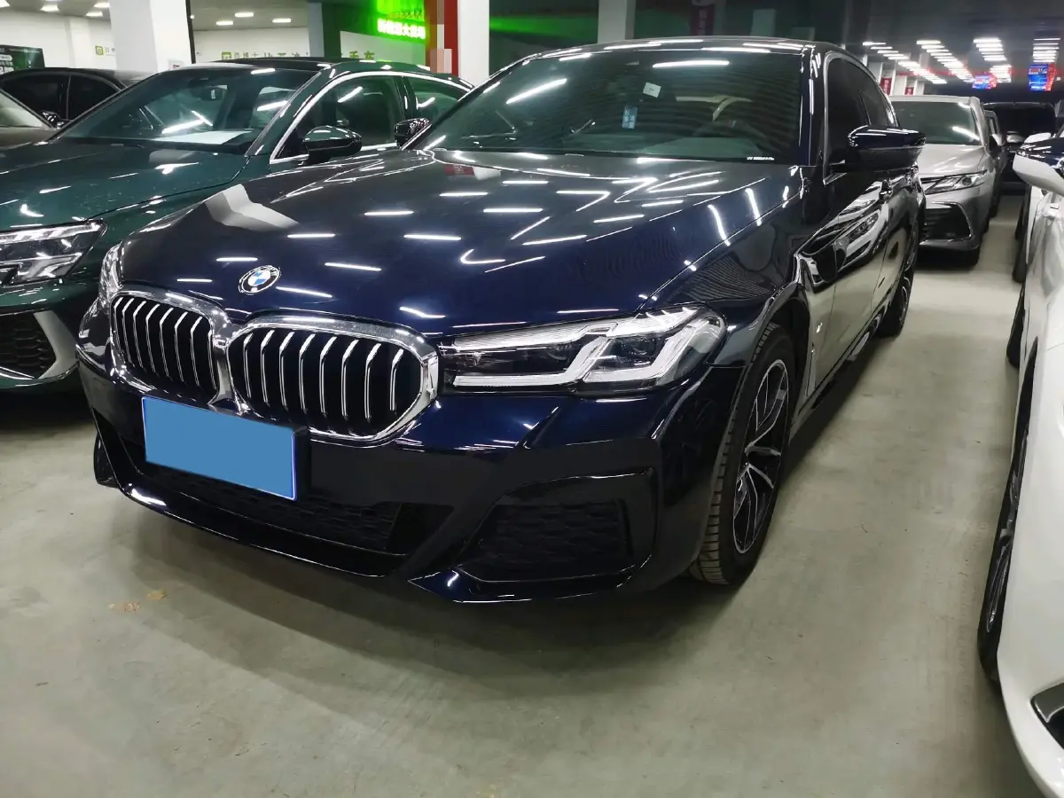 2022 BMW 5 Series 2.0T 184HP L4 8AT