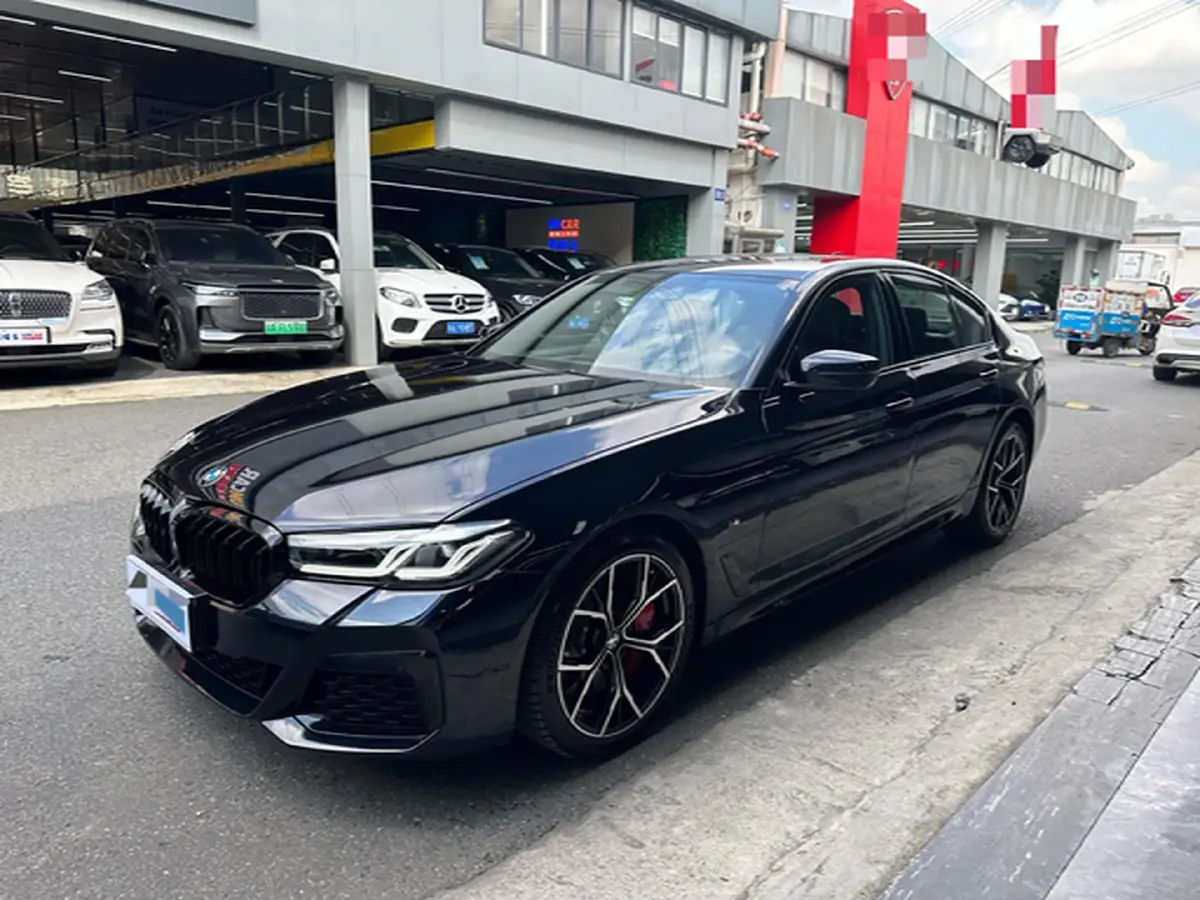2022 BMW 5 Series 3.0T 340HP L6 8AT
