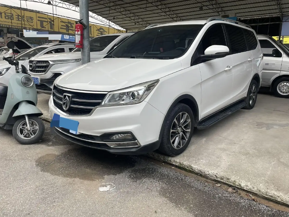 2017 BaoJun 730 1.5T 150HP L4 6MT