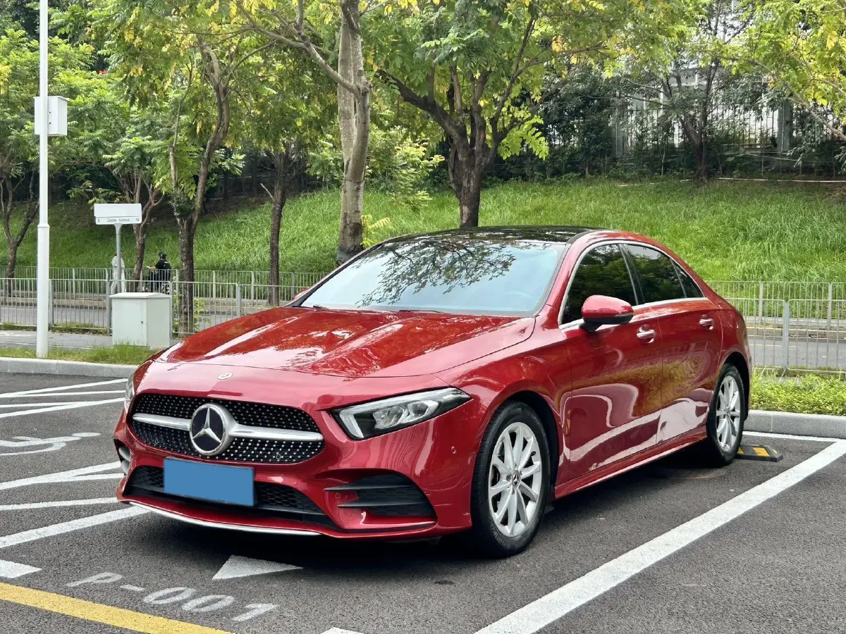 2020 Mercedes-Benz A Class 1.3T 163HP L4 7DCT