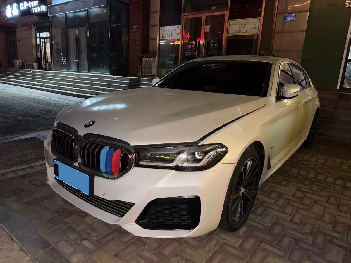 2022 BMW 5 Series 2.0T 252HP L4 8AT