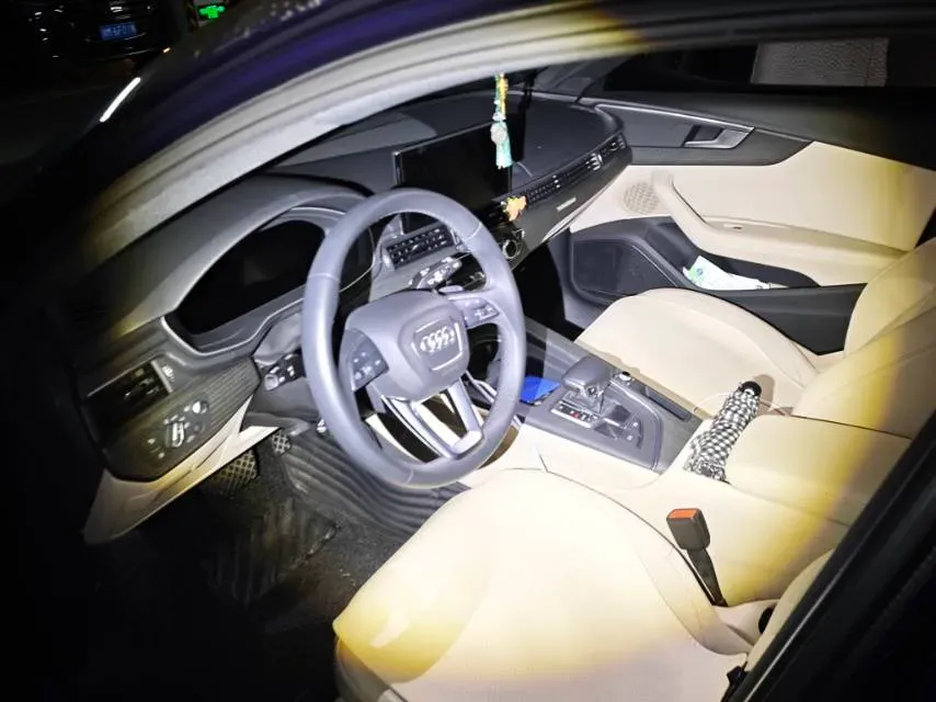 2021 Audi A4 2.0T 252HP L4 7DCT,autocango,china used car exporter,china ev exporter,chinese used car exporter,chinese used ev exporter