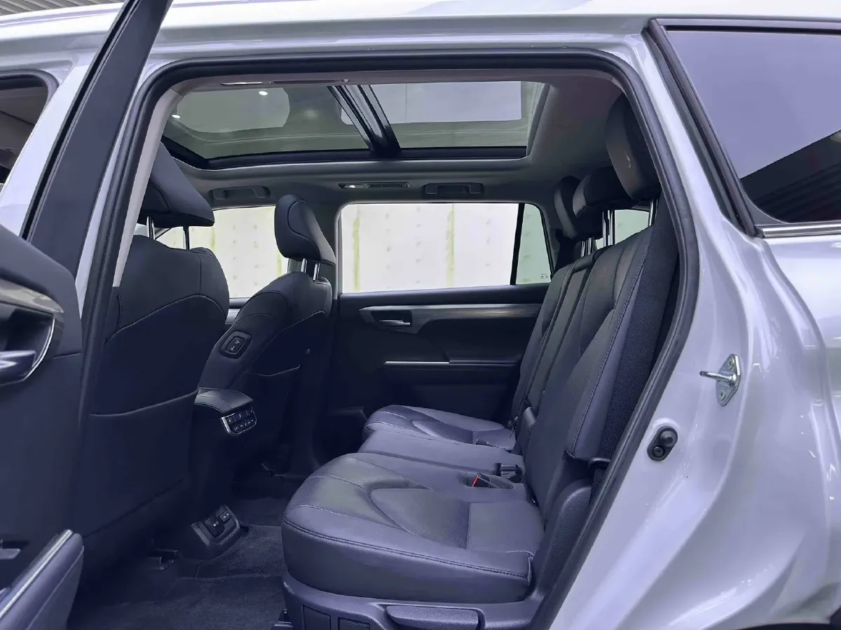 2024 Toyota Highlander 2.5L 189HP L4 E-CVT Hybrid,autocango,china used car exporter,china ev exporter,chinese used car exporter,chinese used ev exporter