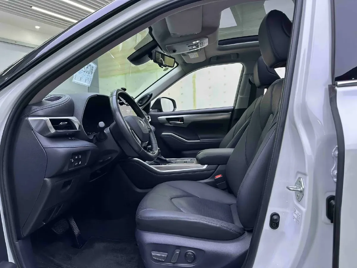 2024 Toyota Highlander 2.5L 189HP L4 E-CVT Hybrid,autocango,china used car exporter,china ev exporter,chinese used car exporter,chinese used ev exporter