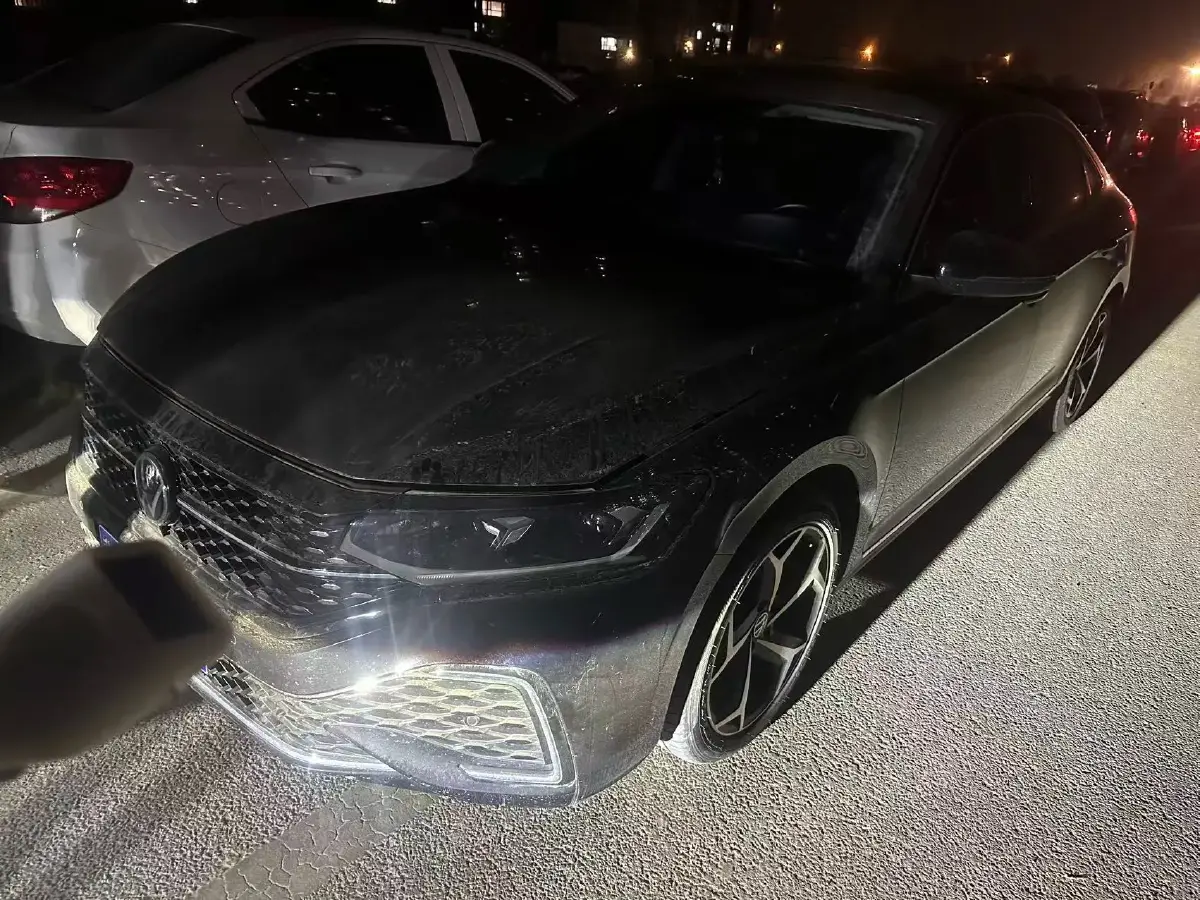 2023 Volkswagen Passat 2.0T 186HP L4 7DCT