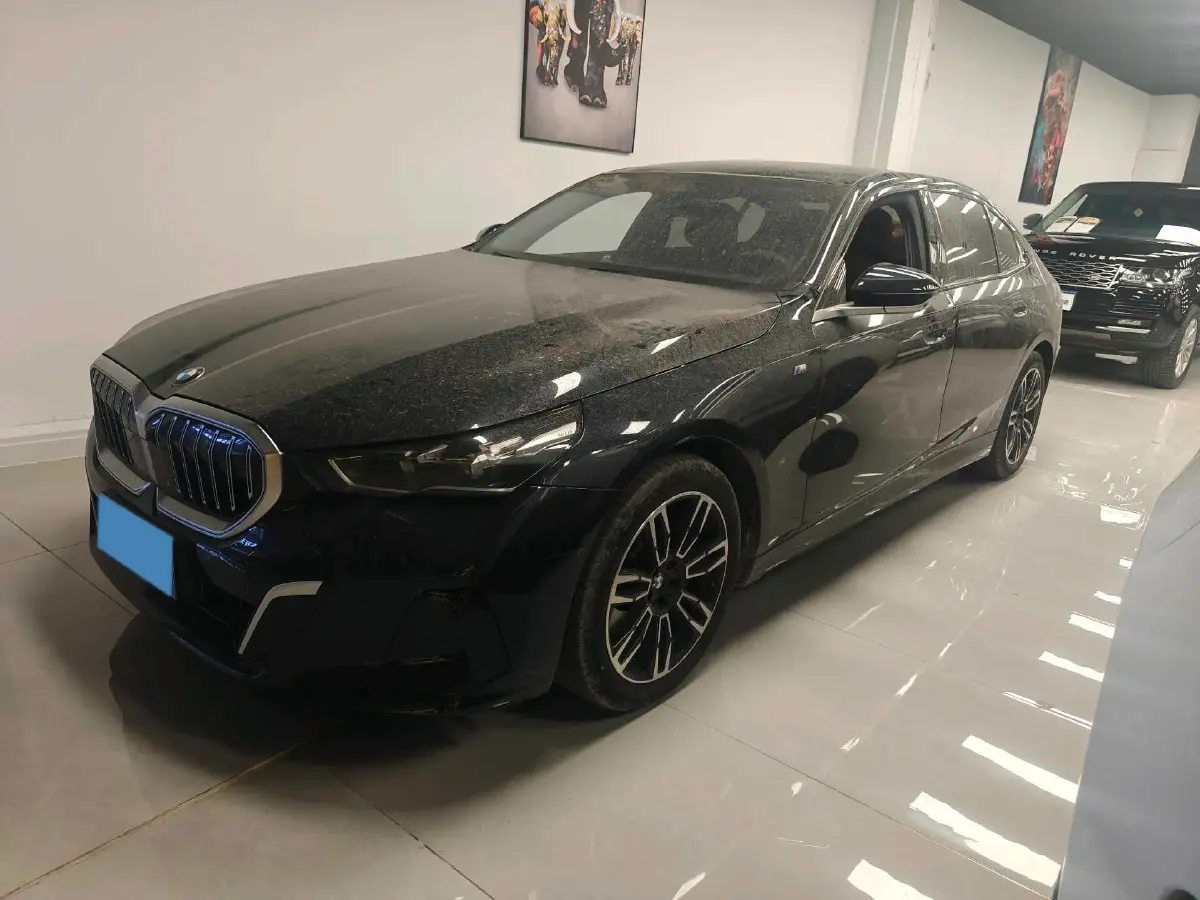 2024 BMW 5 Series 2.0T 258HP L4 8AT