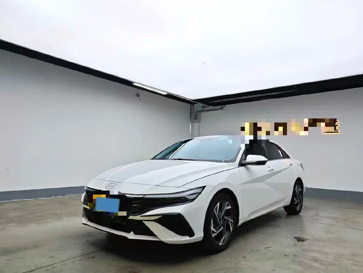 2023 Hyundai Elantra 1.5L 115HP L4 CVT