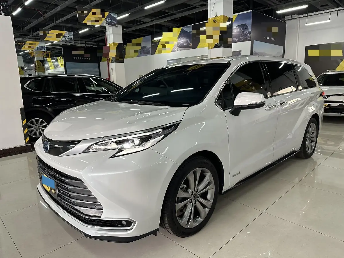 2023 Toyota Sienna 2.5L 189HP L4 E-CVT Hybrid