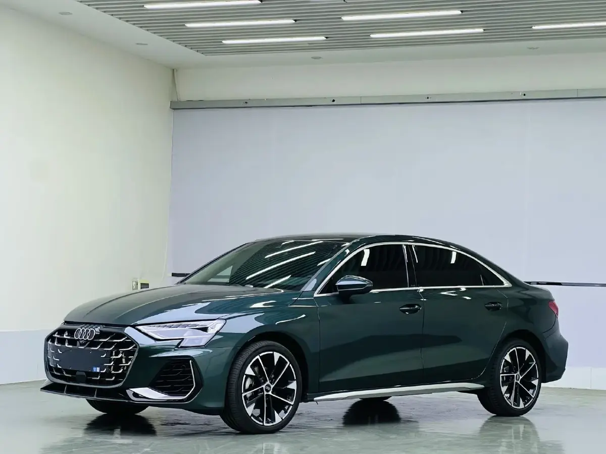 2025 Audi A3 1.5T 160HP L4 7DCT