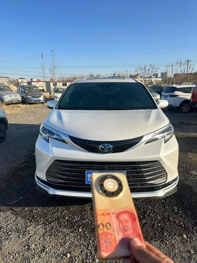 2023 Toyota Sienna 2.5L 189HP L4 E-CVT Hybrid,autocango,china used car exporter,china ev exporter,chinese used car exporter,chinese used ev exporter