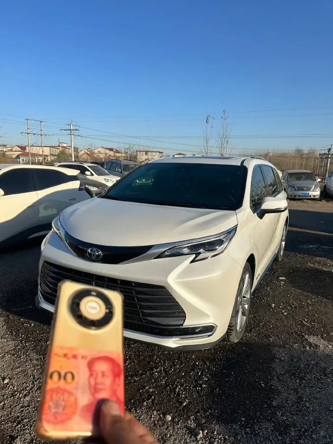 2023 Toyota Sienna 2.5L 189HP L4 E-CVT Hybrid,autocango,china used car exporter,china ev exporter,chinese used car exporter,chinese used ev exporter