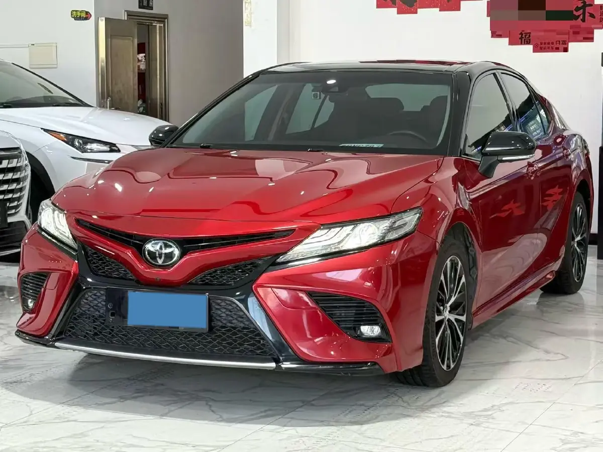 2018 Toyota Camry 2.5L 209HP L4 8AT