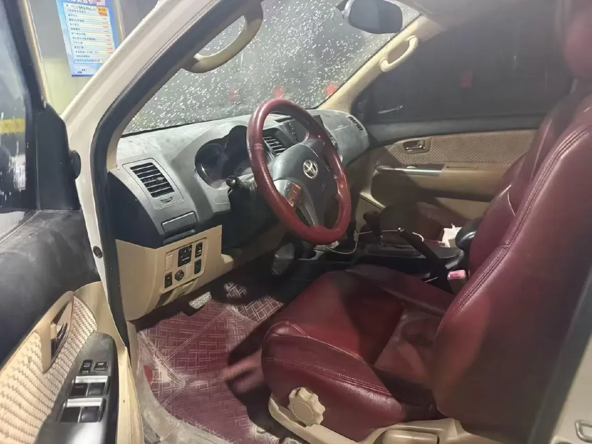 2011 Volvo C30 2.0L 145HP L4 6DCT,autocango,china used car exporter,china ev exporter,chinese used car exporter,chinese used ev exporter