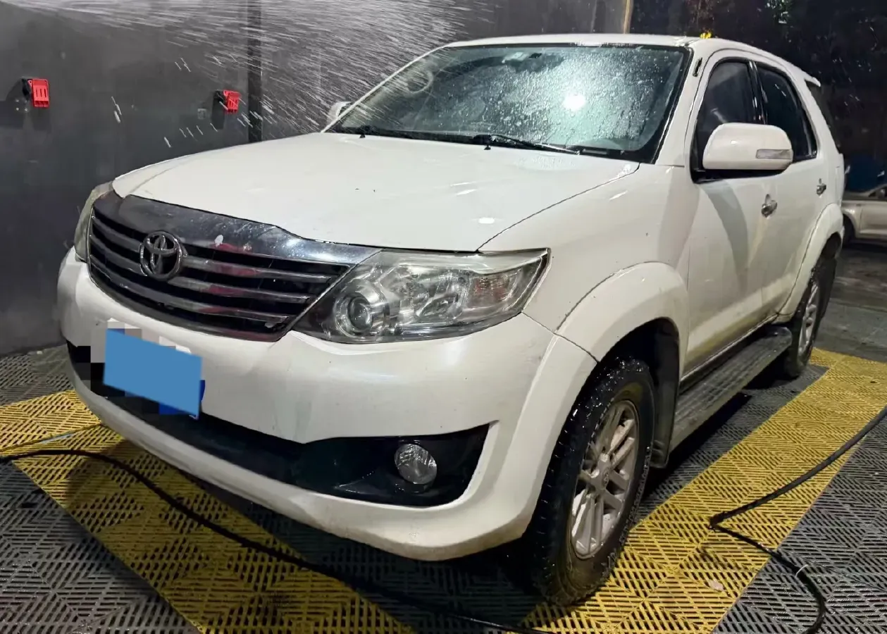 2011 Volvo C30 2.0L 145HP L4 6DCT,autocango,china used car exporter,china ev exporter,chinese used car exporter,chinese used ev exporter