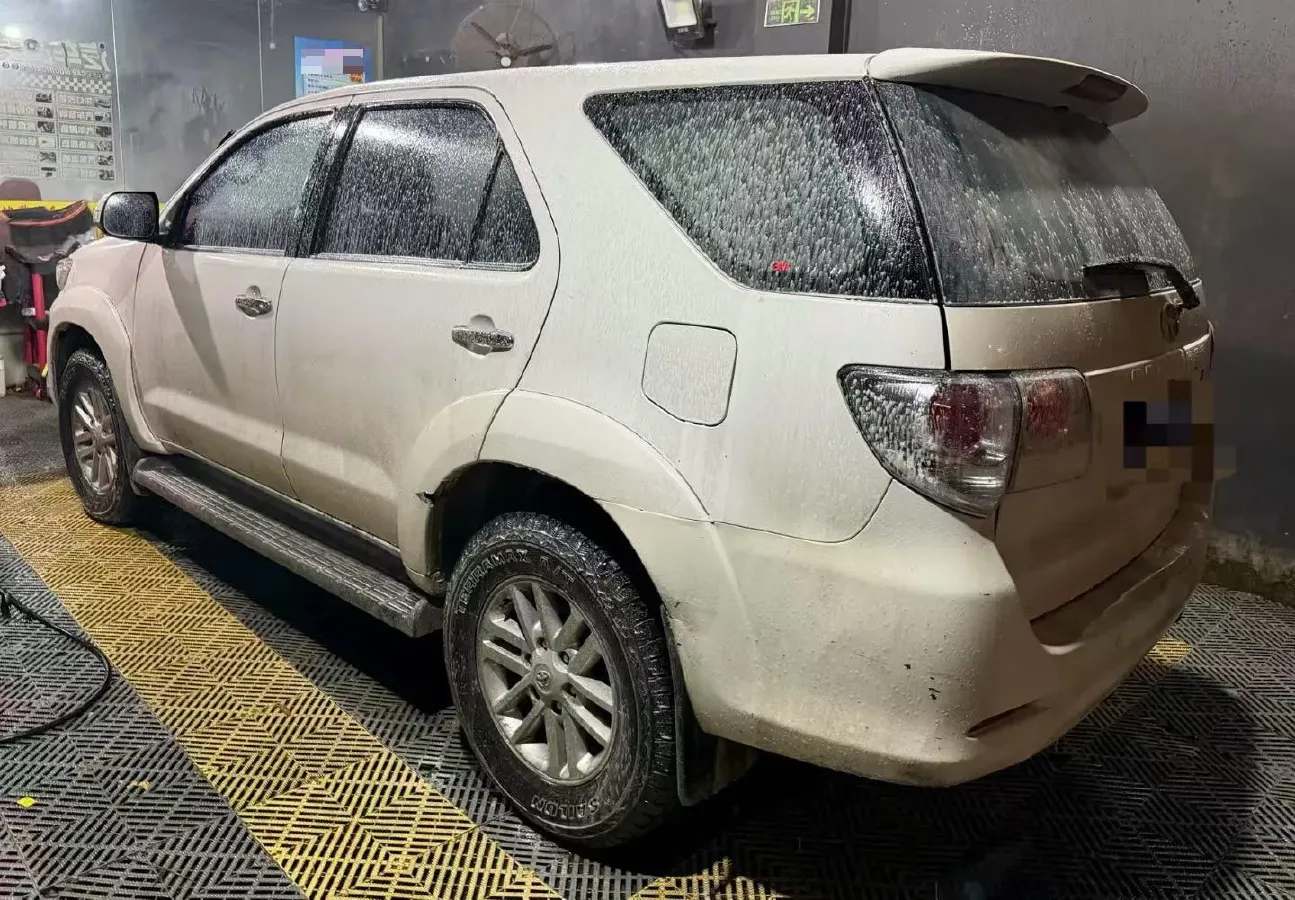 2011 Volvo C30 2.0L 145HP L4 6DCT,autocango,china used car exporter,china ev exporter,chinese used car exporter,chinese used ev exporter