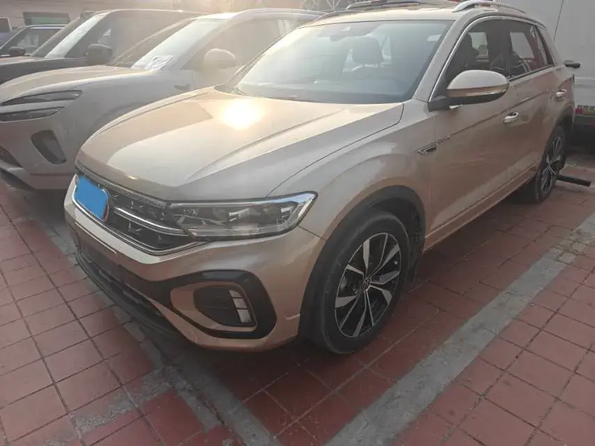 2023 Volkswagen T-Roc 1.5T 160HP L4 7DCT