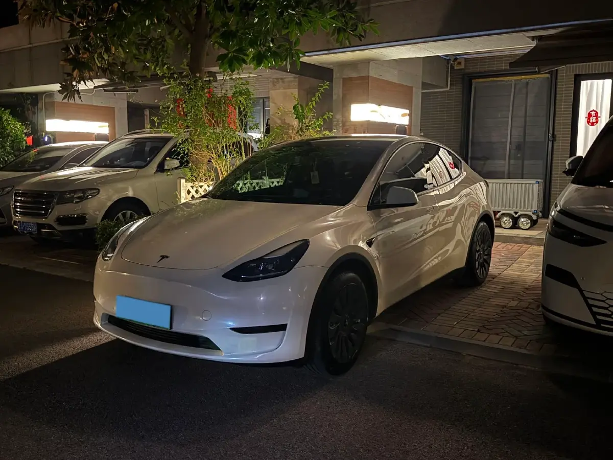 2022 Tesla Model Y BEV 60KWH