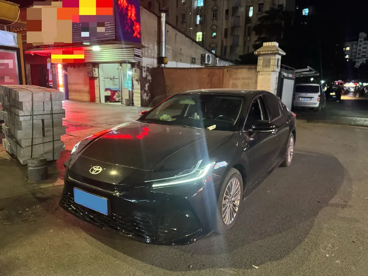 2024 Toyota Camry 2.0L 152HP L4 E-CVT Hybrid