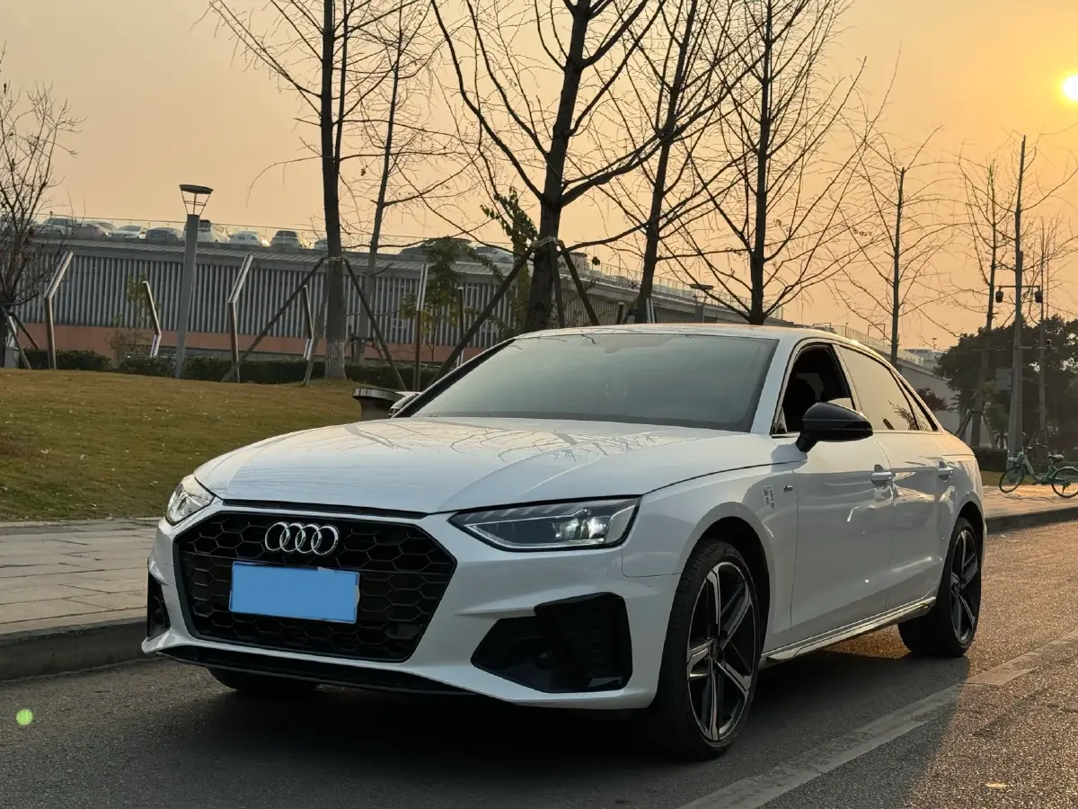 2024 Audi A4L 2.0T 190HP L4 7DCT