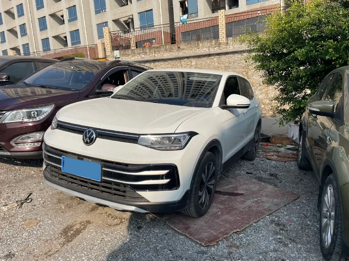 2025 Volkswagen Tharu 1.5L 110HP L4 6AT