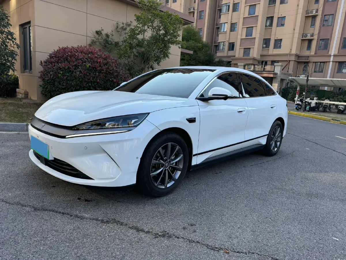 2025 BYD QinL BEV