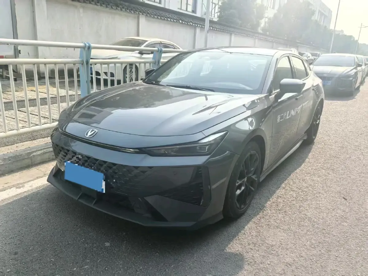 2025 ChangAn UNI-V 1.5T 192HP L4 7DCT