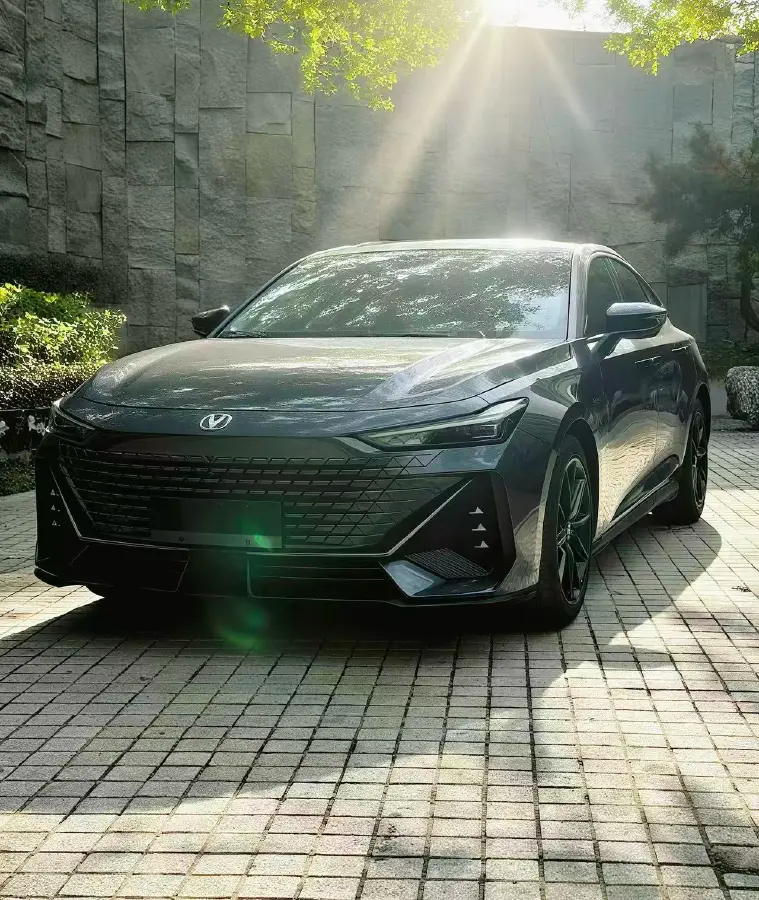 2022 ChangAn UNI-V 1.5T 188HP L4 7DCT