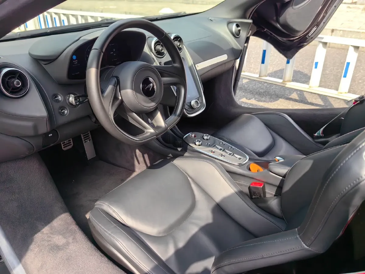 2019 Lorinser MAYBACH S Class 3.0T 367HP V6 9AT,autocango,china used car exporter,china ev exporter,chinese used car exporter,chinese used ev exporter