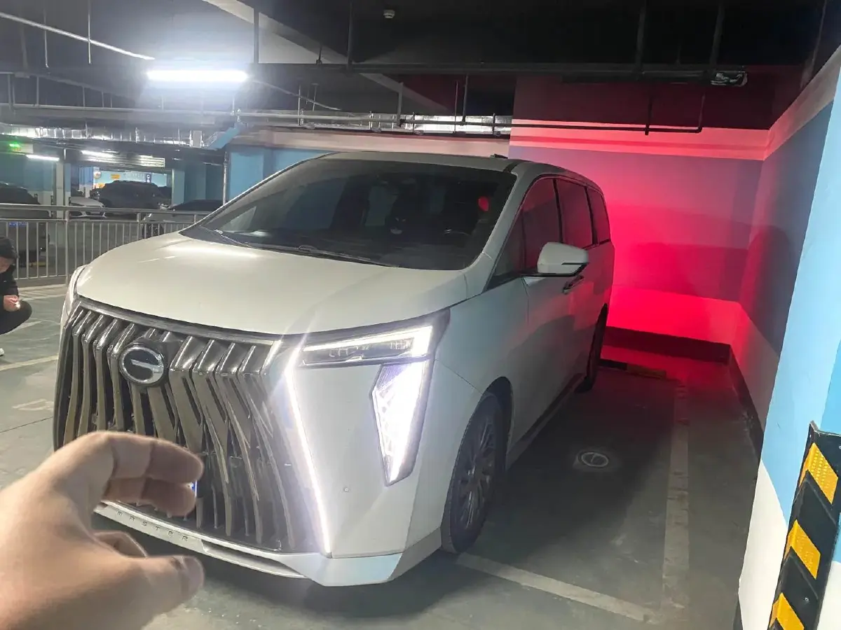 2021 GAC Trumpchi M8 2.0T 252HP L4 8AT