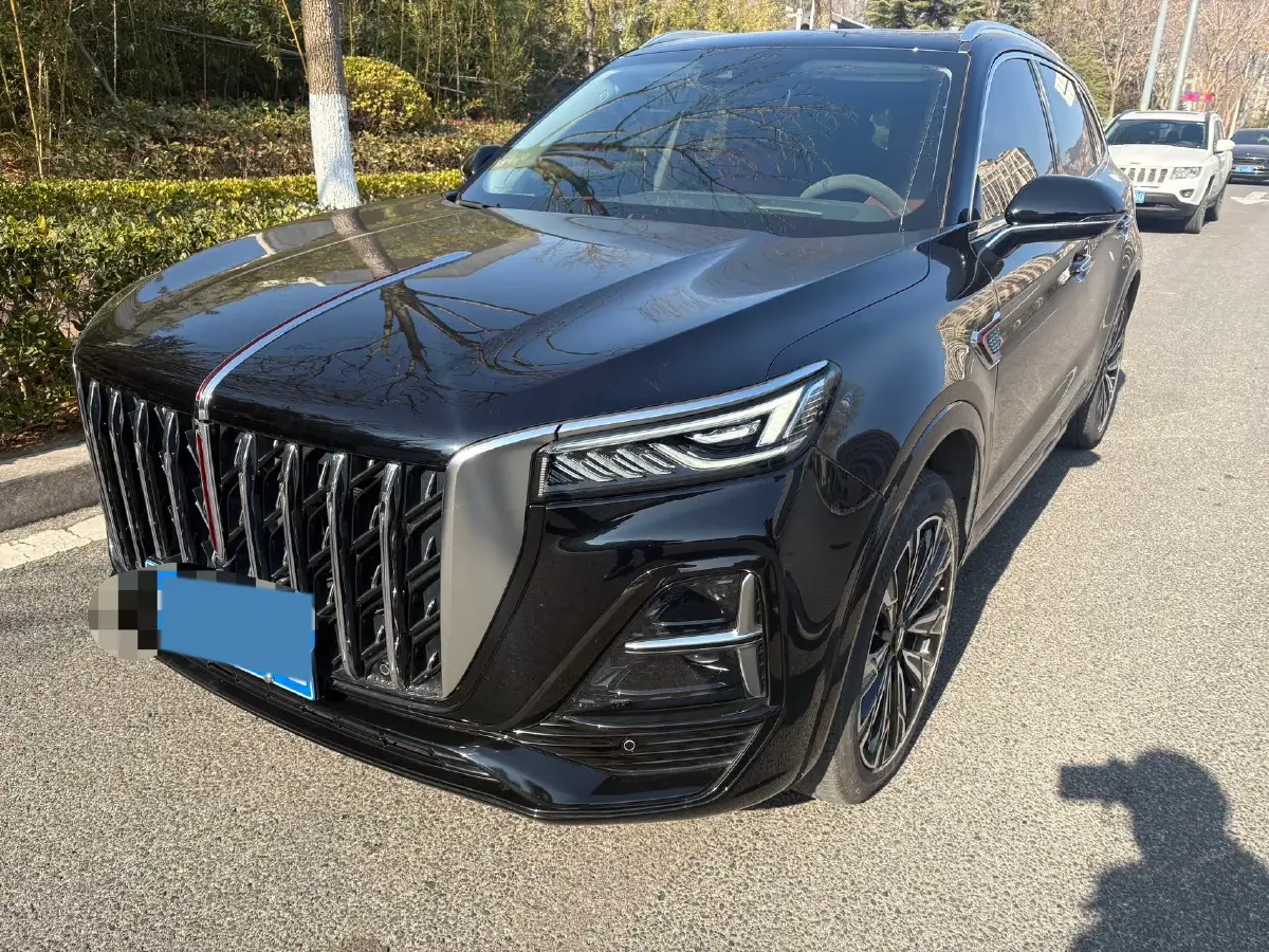 2023 HongQi HS5 2.0T 252HP L4 8AT