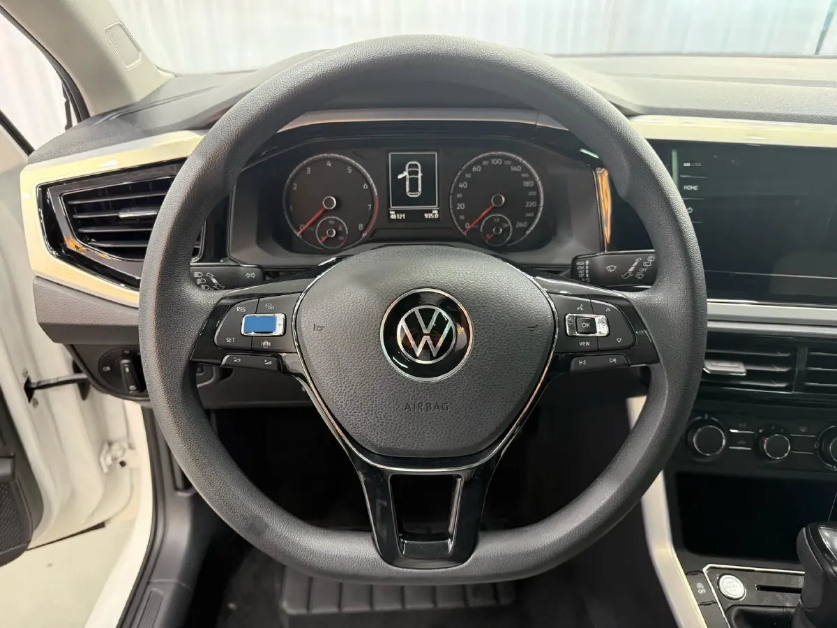 2023 Volkswagen Polo 1.5L 113HP L4 6AT,autocango,china used car exporter,china ev exporter,chinese used car exporter,chinese used ev exporter