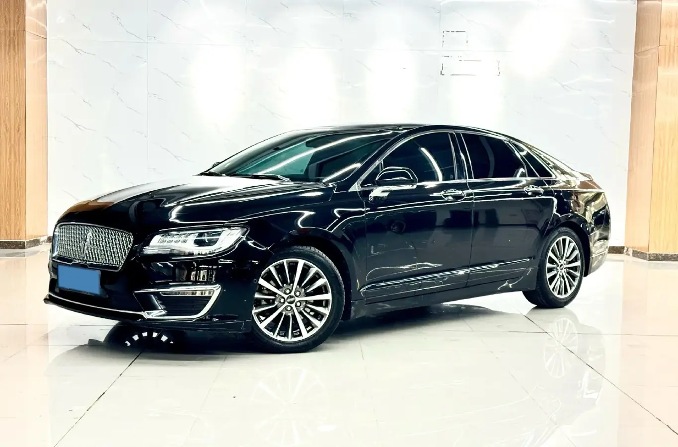 2019 Lincoln MKZ 2.0T 196HP L4 6AT