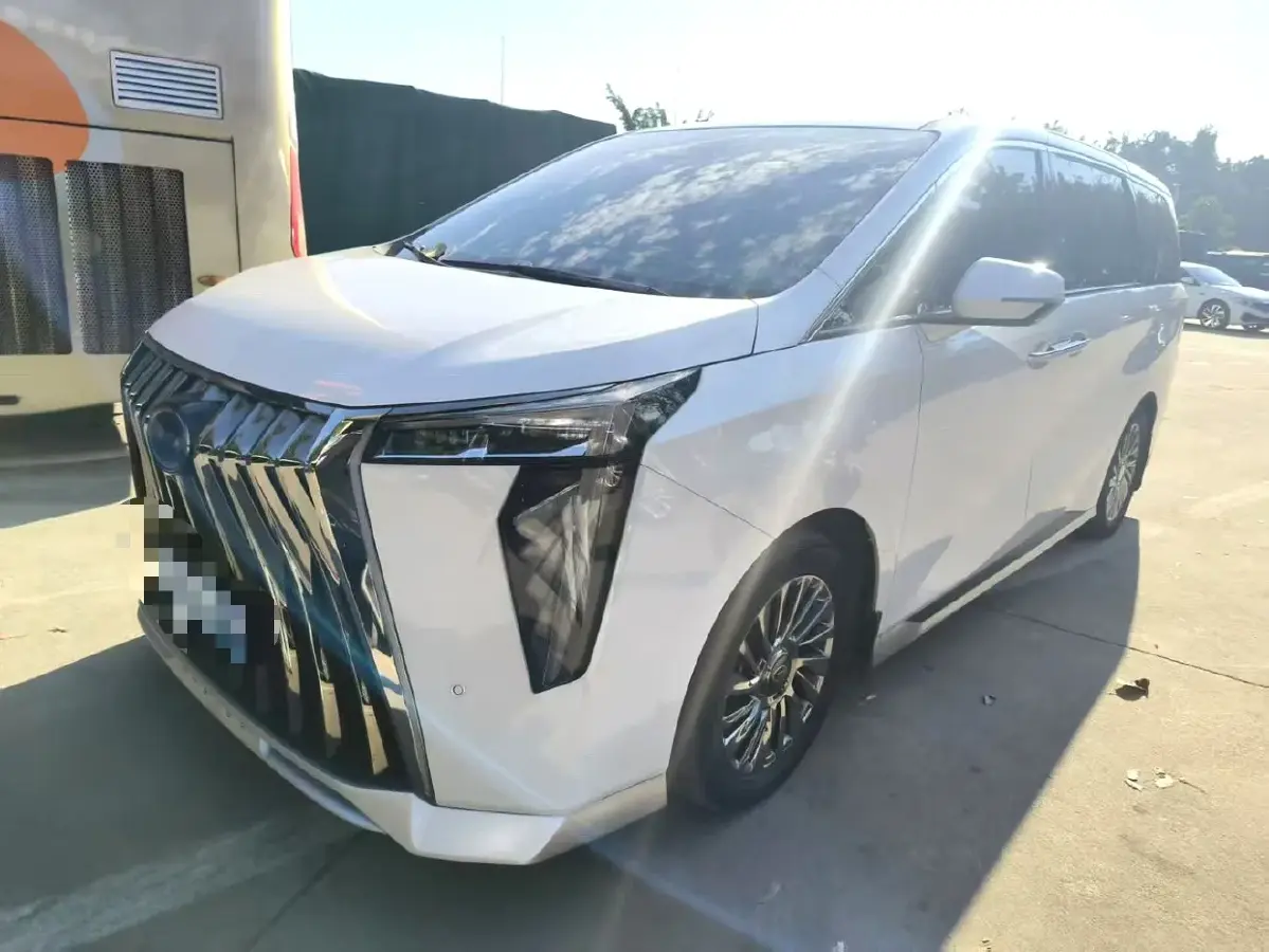 2023 GAC Trumpchi M8 2.0T 190HP L4 E-CVT Hybrid