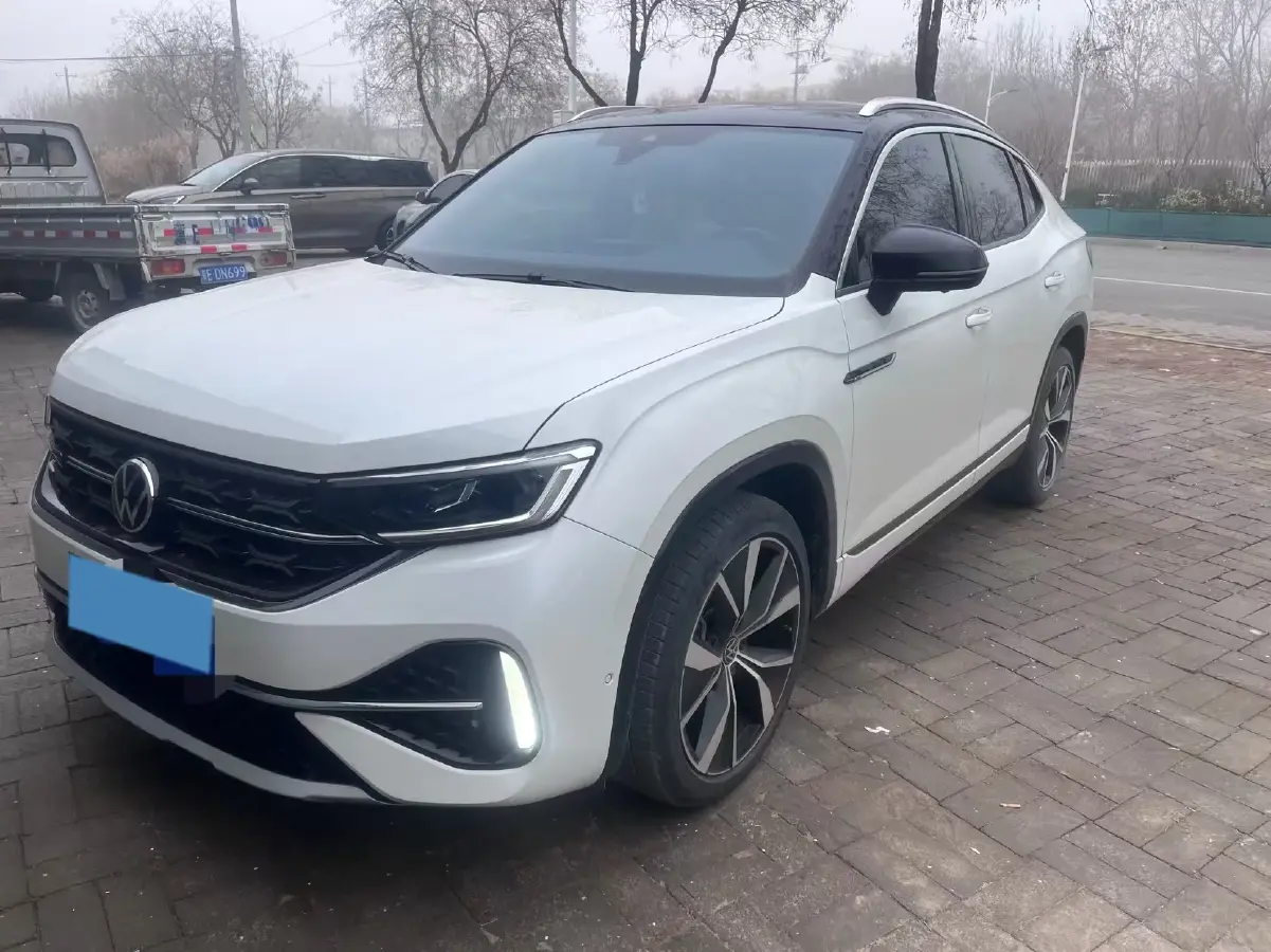 2023 Volkswagen Tayron X 2.0T 220HP L4 7DCT